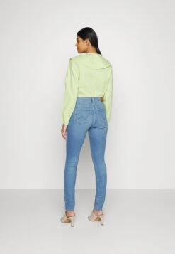 Wrangler High - Jeans Skinny - River -Wrangler Promos Boutique 0233369e6169428590e24c5fc745caeb