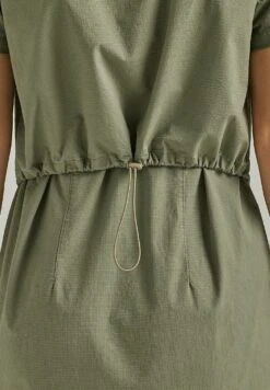 Wrangler Adventure - Robe Chemise - Dusty Olive -Wrangler Promos Boutique 0394d83d0ab64502a484cee2cffb69c2