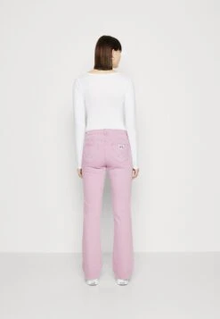 Wrangler Flare - Pantalon Classique - Smokey Grape -Wrangler Promos Boutique 0bfbf00a223e493ebae6cd141d5e0384