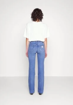 Wrangler Jean Flare - Blue Denim -Wrangler Promos Boutique 1c7e5e482be84f17acc23cb9875b42d1