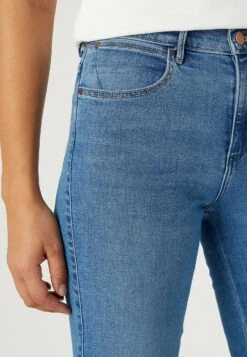 Wrangler Jean Droit - Aurelia 9 Wrangler Jean Droit - Aurelia -Wrangler Promos Boutique 2040493ec5a545fc9b2910b87dff4b56