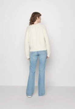 Wrangler Jean Flare - Rhea -Wrangler Promos Boutique 27973618a5584dc9acc253ede574caed