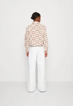 Wrangler Heritage Cut Off Jacket - Veste En Jean - Frapuccino 8 Wrangler Heritage Cut Off Jacket - Veste En Jean - Frapuccino -Wrangler Promos Boutique 2c0b1a1f391949a19d2e3e800d14735e