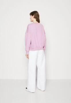 Wrangler Relaxed - Sweatshirt - Smokey Grape -Wrangler Promos Boutique 36577d6c0adc4736986d6c9a8cd4b468