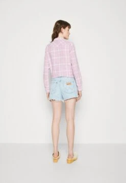 Wrangler Festival - Short En Jean - Bad Intentions 8 Wrangler Festival - Short En Jean - Bad Intentions -Wrangler Promos Boutique 42ac47599e17461497875856c6fe6e7e