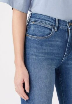 Wrangler Jean Droit - Airblue -Wrangler Promos Boutique 489bbafe336b45b483ccee18fb8ed79f