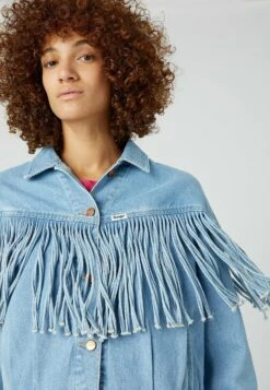 Wrangler Western Fringe - Veste En Jean - Cloud Nine 10 Wrangler Western Fringe - Veste En Jean - Cloud Nine -Wrangler Promos Boutique 54e55298f05a435a9acaccf7ea8aacf0