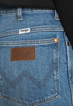 Wrangler Wild West - Jean Droit - Mid Blue -Wrangler Promos Boutique 59cb22279d6c4cb4b8951b7e1929f22f