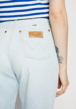 Wrangler Mom - Jean Boyfriend - Sun Drenched -Wrangler Promos Boutique 5b2be6dd5af844eaaa9fb9af5ca5cfb2