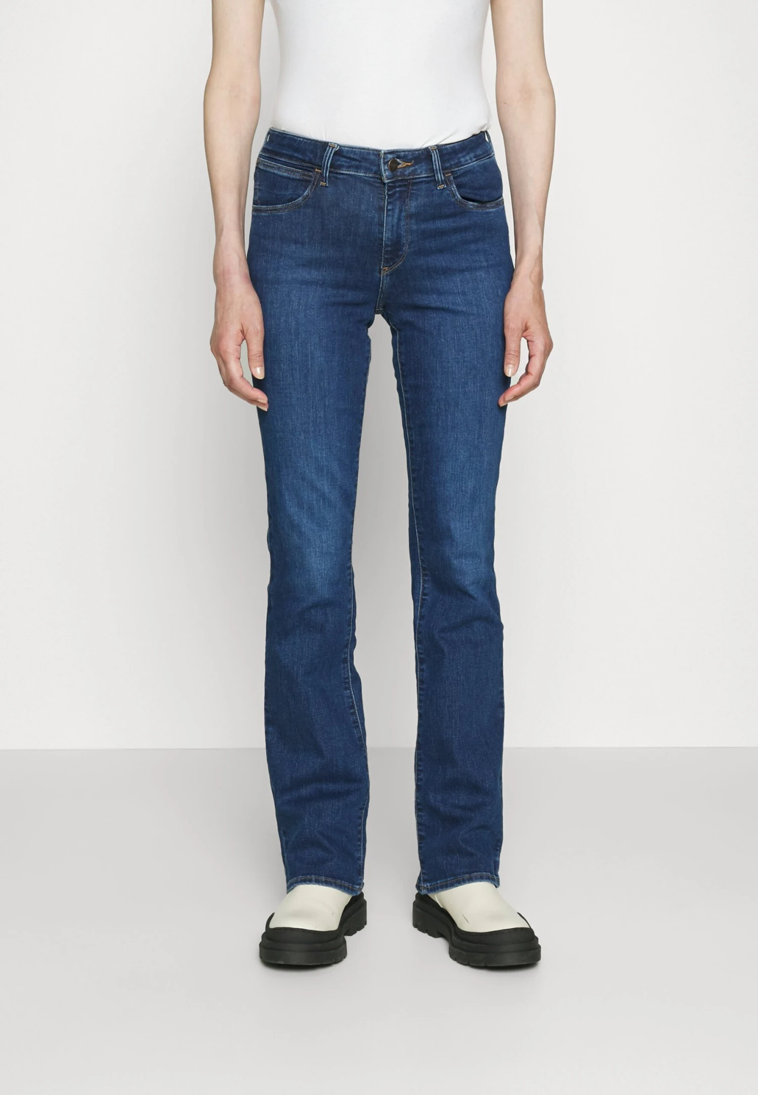 Wrangler Jean Bootcut - Evie 1 Wrangler Jean Bootcut - Evie