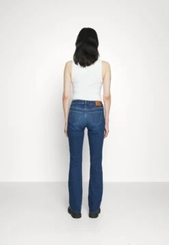 Wrangler Jean Bootcut - Evie 7 Wrangler Jean Bootcut - Evie -Wrangler Promos Boutique 6316b6b483b4468b83c2e56b31501164