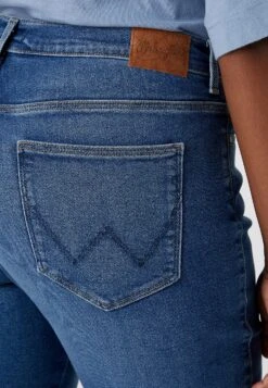 Wrangler Jean Slim - Airblue -Wrangler Promos Boutique 71ec9231f5064064bc86c2334dd2f9ec