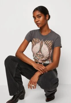 Wrangler Shrunken Band Tee - T-Shirt Imprimé - Magnet -Wrangler Promos Boutique 7c65befe246b4f709f9eebc399637009