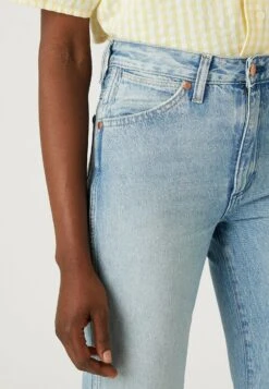 Wrangler Wanderer - Jean Flare - Honolua 9 Wrangler Wanderer - Jean Flare - Honolua -Wrangler Promos Boutique 84bde04bb41647c29f5fc631b9d5a021