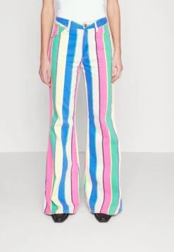 Wrangler Wanderer - Jean Boyfriend - Rainbow Pop