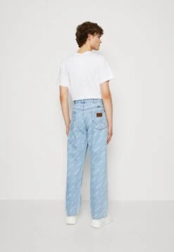 Wrangler Redding Unisex - Jean Boyfriend - Light Wash -Wrangler Promos Boutique 90051aaef50a4fc3865719094f3b7aea