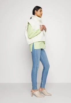 Wrangler High - Jeans Skinny - River -Wrangler Promos Boutique 9ff961dcac0040e5a29a605edff08829