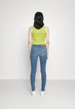 Wrangler Jeans Skinny - Aria -Wrangler Promos Boutique a896a2232b7747999fdee5d40f8048ea