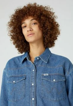 Wrangler Jumbo - Chemisier - Mid Stonewash -Wrangler Promos Boutique b300a8b89b9a4804baf5712c81ff8c92