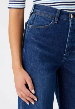 Wrangler Jean Flare - Blue Horizons -Wrangler Promos Boutique b37517d473dc47c8a5d34684d7f65401