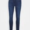 Wrangler Jeans Skinny - Authentic Love