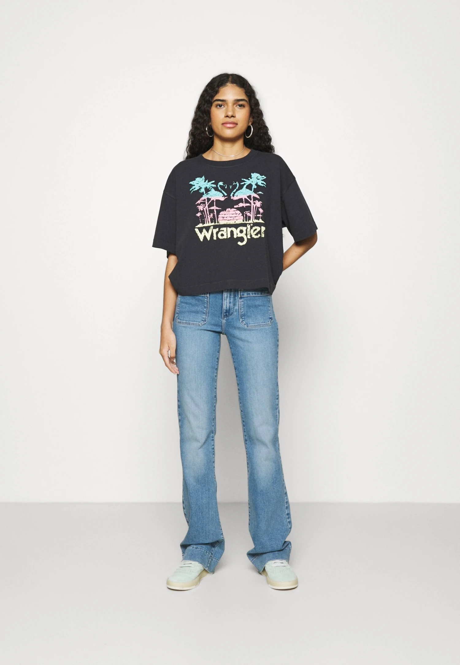 Wrangler Jean Flare - Dusty Mid 2 Wrangler Jean Flare - Dusty Mid – Image 2