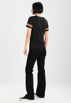 Wrangler Flare - Pantalon Classique - Retro Black -Wrangler Promos Boutique b6c9864a303a49b78ffb463698e09919