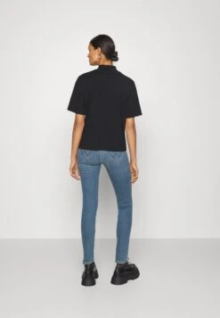 Wrangler Jeans Skinny - Snuggle Bug -Wrangler Promos Boutique c236ececc0114f02bd7c52a14849abc1