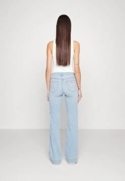 Wrangler Jean Flare - West Coast 7 Wrangler Jean Flare - West Coast -Wrangler Promos Boutique c2d3ae91a0a24c6191d9acd1f49f30bb