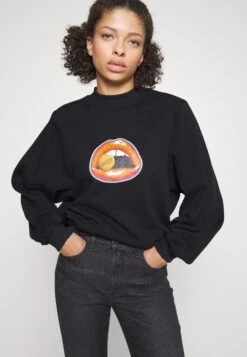 Wrangler Sweatshirt - Real Black 11 Wrangler Sweatshirt - Real Black -Wrangler Promos Boutique c4936001fa494ede873813a6dad1f8fa