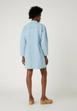 Wrangler Western - Robe En Jean - Light Vintage Indigo -Wrangler Promos Boutique c82cad1297464d9ea737c0f046b23f3f