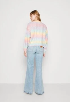 Wrangler Cable - Pullover - Sick Pink -Wrangler Promos Boutique cd108da326154768a7a19a93b9c09181