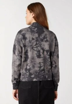 Wrangler Sweatshirt - Black -Wrangler Promos Boutique d01c343ae5fb4f739e099ee2f835d9ca