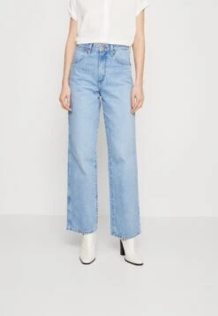 Wrangler Mom - Jean Boyfriend - Blue Denim