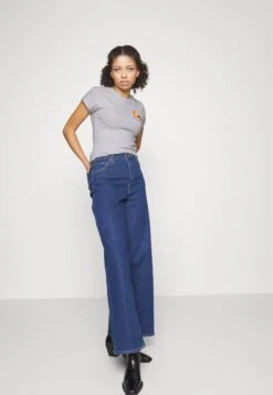 Wrangler Shrunken Band Tee - T-Shirt Imprimé - Light Grey -Wrangler Promos Boutique d403b904d2dc448f86fd8725d2007e8e