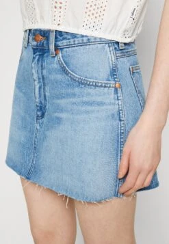 Wrangler Skirt - Minijupe - Good Intentions 9 Wrangler Skirt - Minijupe - Good Intentions -Wrangler Promos Boutique da0b37628a5545d5ae291fc6fb44ba69