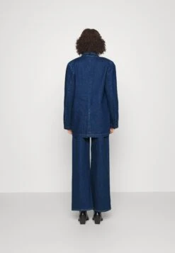 Wrangler Veste En Jean - Phoebe -Wrangler Promos Boutique dcbb3e9312034bdbb48a6cbb6fd9fe21