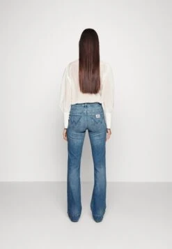 Wrangler Jean Flare - Shady Lady -Wrangler Promos Boutique df40b1e0d06c4eb3be177c64816c34c2