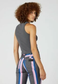 Wrangler Cropped - Débardeur - Magnet -Wrangler Promos Boutique e05312f13db742cbaf3efb6128fd3da9