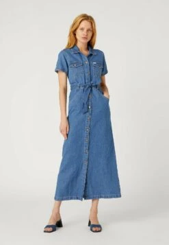 Wrangler Robe En Jean - Mid Stonewash -Wrangler Promos Boutique e387db173e17448eaec45d4ecf0db1c5