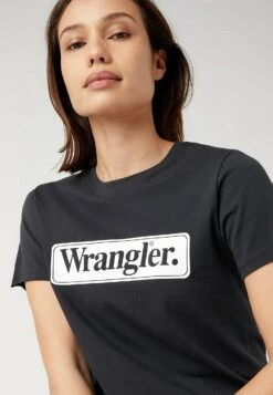 Wrangler Regular - T-Shirt Imprimé - Faded Black 8 Wrangler Regular - T-Shirt Imprimé - Faded Black -Wrangler Promos Boutique e3e6e55853f940c8823f50d62ebb3644