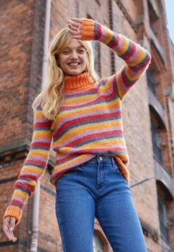 Wrangler Plush Sweater - Pullover - Coral Rose