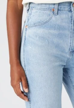 Wrangler Wild West - Jean Droit - Destroyed Denim -Wrangler Promos Boutique ea56f65c511b4930a2eebcc706aab365