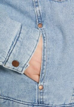 Wrangler Padded Trucker - Veste En Jean - Scare Crow​ -Wrangler Promos Boutique ee1d6fb8c2204cb28c60655e03196a4f