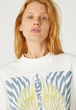 Wrangler Girlfriend - T-Shirt Imprimé - Worn In White -Wrangler Promos Boutique f6e8a6e20d1b472385e66d48608b0379