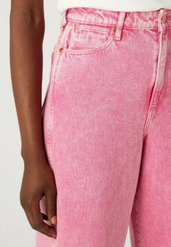 Wrangler Barrel - Jean Flare - Icepop 9 Wrangler Barrel - Jean Flare - Icepop -Wrangler Promos Boutique f70a32feb0f445d28774b89546cc0575