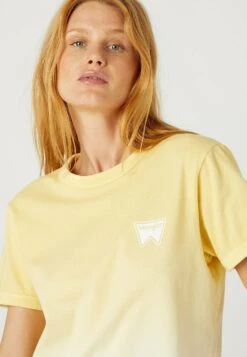 Wrangler Ringer - T-Shirt Imprimé - Pale Banana -Wrangler Promos Boutique f8491ed33d894bc99d75c38cc31cd225