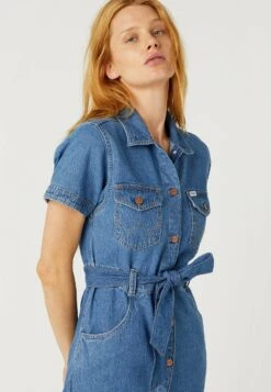 Wrangler Robe En Jean - Mid Stonewash -Wrangler Promos Boutique fb7d2fab947e4ca1a849674ff235b01e